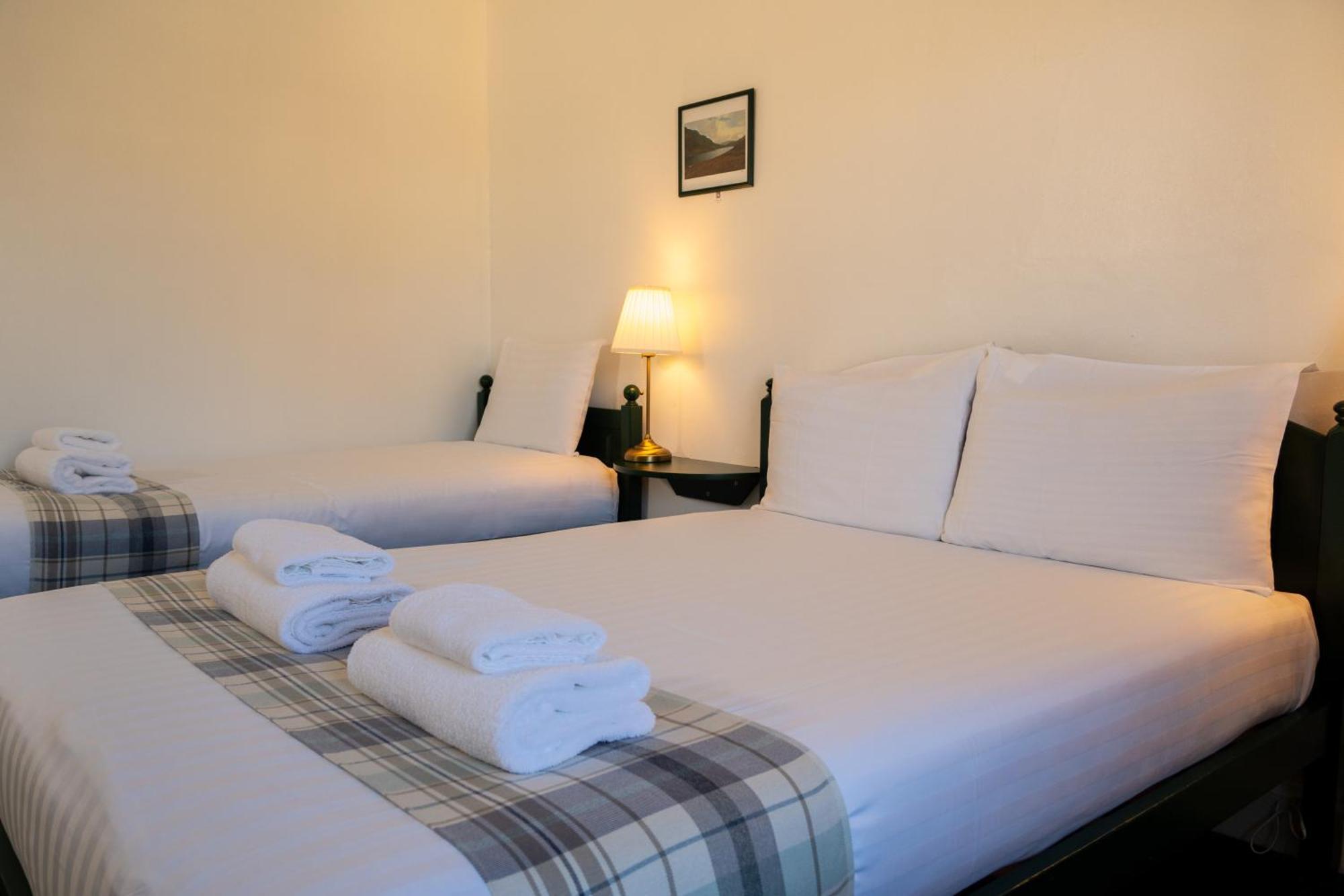 4 Friends House Hotel EDI Kültér fotó